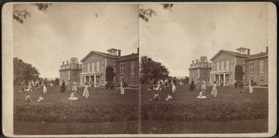 A kastély eleje és a pázsit, Oneida közösség, New York állam, 1870 körül alkotó: American Photographer