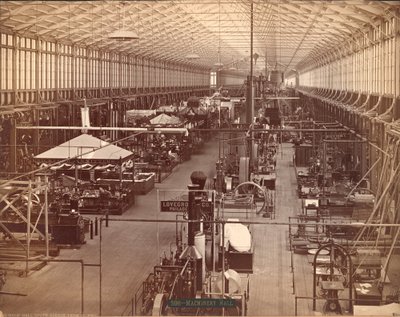 Machinery Hall, South Avenue, Philadelphia Centennial International Exhibition, 1876 (ezüst albumin nyomat) alkotó: American Photographer