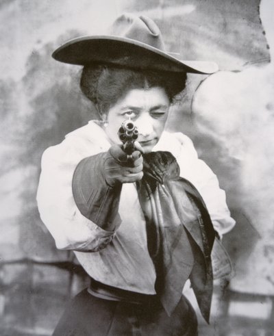 May Lillie (f/w fotó) alkotó: American Photographer