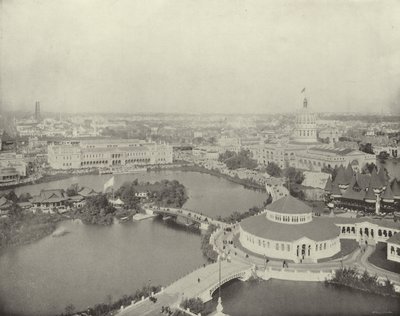 A kormány épületének tetejétől északnyugatra alkotó: American Photographer