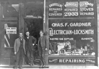 Egyetlen ilyen fekete üzlet az Egyesült Államokban, a 2933 State St., Chicago, Illinois, 1899 körül (f/w fotó) alkotó: American Photographer