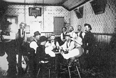 Kártyázás egy Western szalonban, 1900 körül (f/w fotó) alkotó: American Photographer