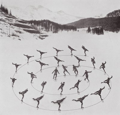 Korcsolyázás Bror Meyerrel: (fekete-fehér fotó): Forward Spiral kívülről (fekete-fehér fotó) alkotó: American Photographer
