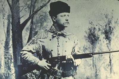 Theodore Roosevelt vadászruhában, 1885 körül (f/w fotó) alkotó: American Photographer