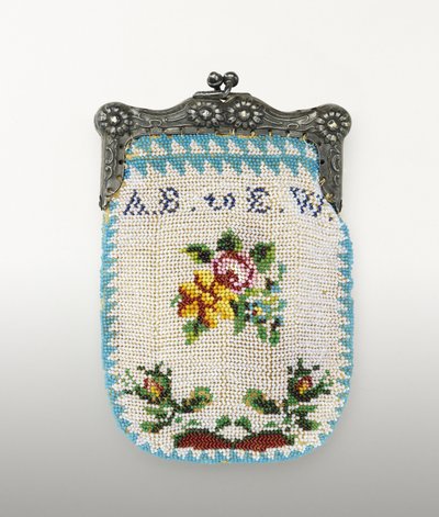 Gyöngyös erszény, c. 1843 (üveggyöngyök, nikkelezüst és textiltartó) alkotó: American School
