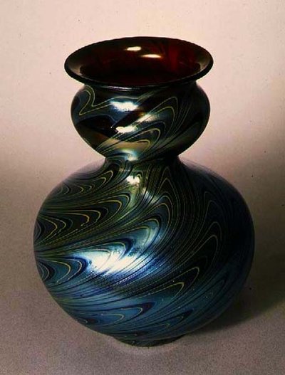 Tiffany dupla tök alakú váza, New York, 1890 körül (üveg) alkotó: American School