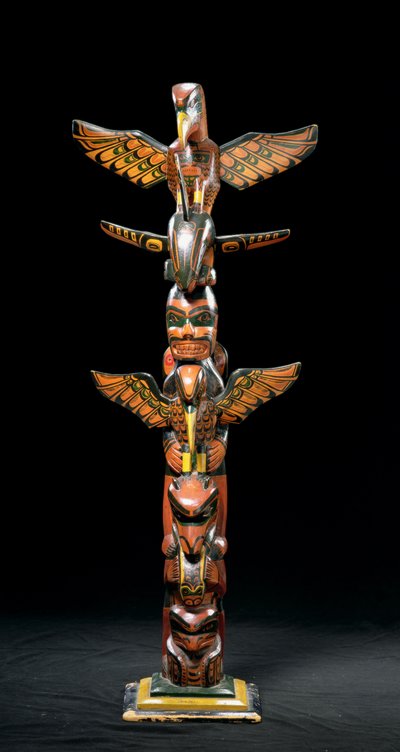 Totemoszlop (festett fa) alkotó: American School