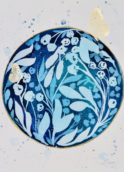 Aranyszínű pillangó, kék kert alkotó: Amy Tieman