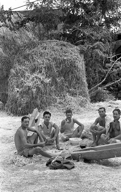 KENDERFELDOLGOZÁS, RÖVID FRISSÍTÉS alkotó: Ando Gilardi