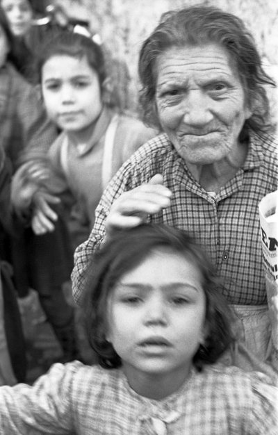 A CROTONE-I GYERMEKEK MACIARA, alkotó: Ando Gilardi