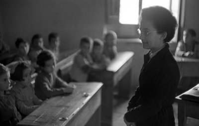 VEGYES VEGYES ELEM OSZTÁLY alkotó: Ando Gilardi