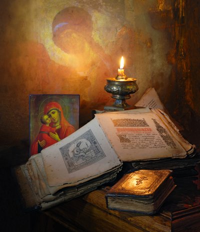 Szent könyvek és gyertyafény alkotó: Andrey Morozov