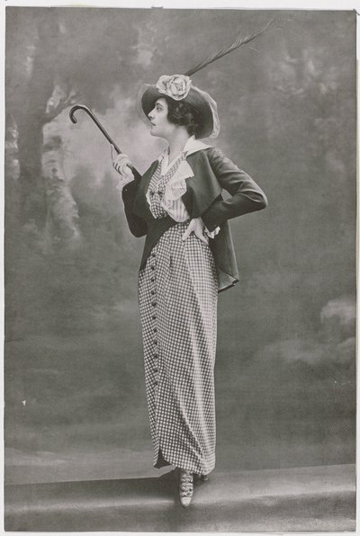 Divat, 1913 alkotó: Anonymous