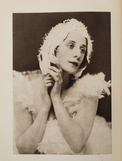 Anna Pavlova (Pavlovna) (1881-1931) Camille Saint-Saens Anonymous A haldokló hattyú című balettjében. Kromolitográfia, , Magángyűjtemény alkotó: Anonymous Anonymous
