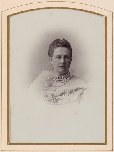 Olga Constantinovna de Russie, reine des Hellen – Olga Constantinovna orosz nagyhercegnő (1851-1926), Anonymous portréja. Albumin Photo. Magángyűjtemény alkotó: Anonymous Anonymous