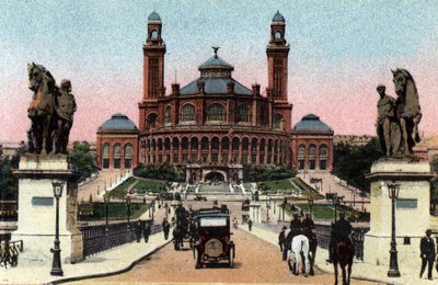 Párizs: a Palais du Trocadero és az Iena híd külső képe. Fénykép 1920-ból Párizs városának „”művészeti albumában”. Magángyűjtemény. alkotó: Anonymous Anonymous