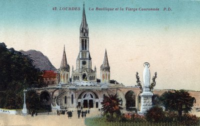 A bazilika és a szűz megkoronázott Lourdes - Hautes Pyrenees (65) 1900 körül. alkotó: Anonymous Anonymous