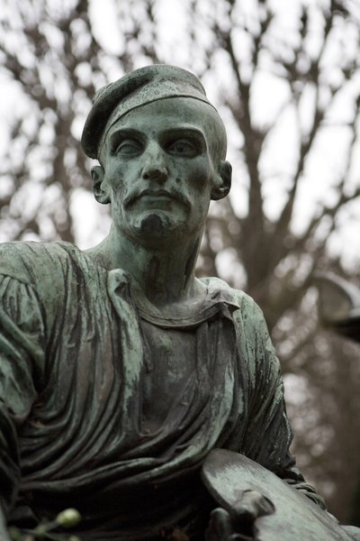Jean Louis Andre Theodore Gericault (1791-1824) sírja (bronz) alkotó: Antoine Etex