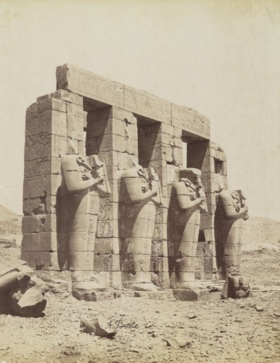 Ramesseum, Théba, kilátás a második udvar délkeleti részére alkotó: Antonio Beato