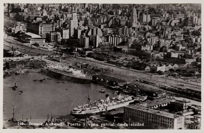 Kikötő és részleges kilátás a városra, Buenos Aires, Argentína alkotó: Argentinian Photographer