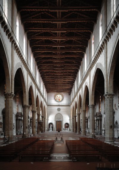 Reneszánsz: Arnolfo di Cambio (1245-1302 / 1310) által kivetített Santa Croce-bazilika belső képe (A Basilica santa croce belső képe) 1294 Basilica Santa Croce, Firenze, Olaszország alkotó: Arnolfo di Cambio