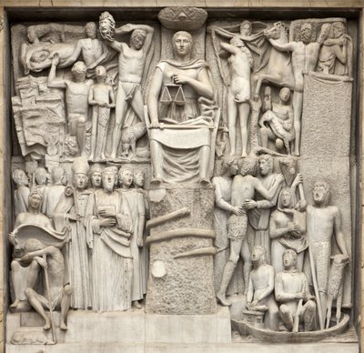 Fascist justice: “Justice sitting on the trunk of the Tree of Good and Evil” alkotó: Arturo Martini