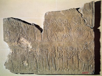 Háborús foglyok menetét ábrázoló dombormű töredéke, Assurbanipal ninivei palotájából (kő) alkotó: Assyrian