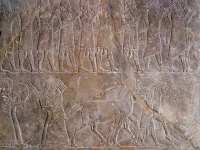 Keleti antikvitás: dombormű részlete mészkőben: Assurbanipal vagy Ashurbanipal, Asszír (Mezopotámia) király (Kr. e. 669-i. e. 627) páncéljának zenészei. Kr.e. 640. Ninivéből. Párizs, Louvre Múzeum alkotó: Assyrian
