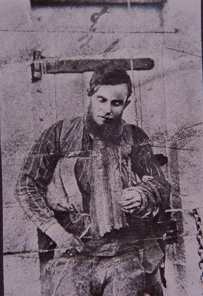 A Kelly Gang tagját, Joe Byrne-t halála után felfűzték, 1880. június 29-én (f/w fotó) alkotó: Australian Photographer