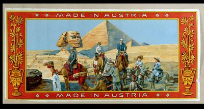 Turisták az egyiptomi piramisoknál, fezdoboz címke, 1914 körül alkotó: Austrian School