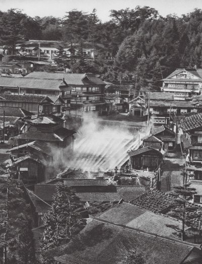 Japán: Kusatsu, kénes források (fekete-fehér fotó) alkotó: Axel von Graefe
