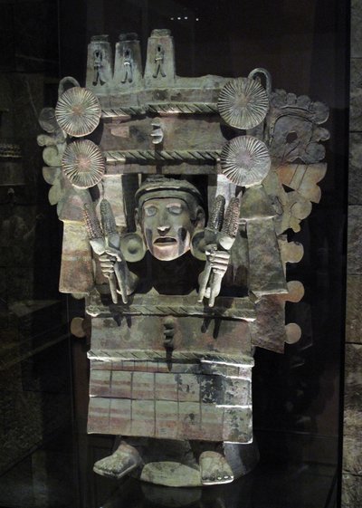 Füstölő a mezőgazdaság istennője, Chicomecoatl alakjában, Tlahuac, késő posztklasszikus időszak, 1500 körül alkotó: Aztec