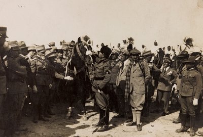 Benito Mussolini fasisztájával és Italo Balbóval Líbiában Tripoliban (f/w fotó) alkotó: Barbera La