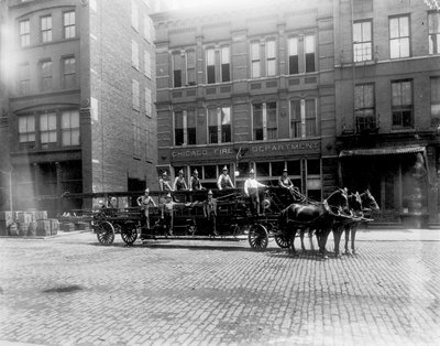 Chicago Fire Department Motor House No. 40, Chicago, Illinois, USA, 1905 körül (f/w fotó) alkotó: Barnes and Crosby