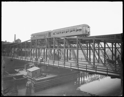 Emelt vonat a Wells Street Bridge-en át, Chicago, Illinois, USA, 1905 körül (f/w fotó) alkotó: Barnes and Crosby