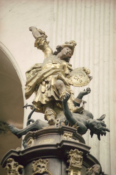 Szószék, más néven Verity szószék, részlet: Szent Mihály és a sárkány, 1749 (aranyozott, fa és intarzia) (lásd még: 252679 és 252680) alkotó: Bavarian school