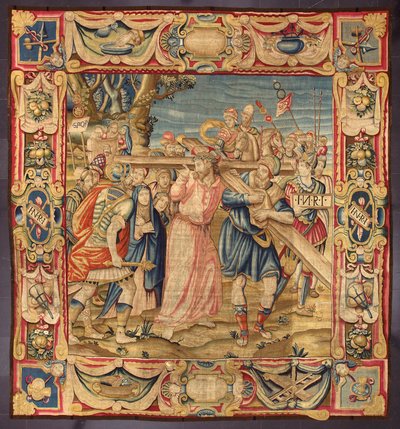 Krisztus és a cirenei Simon (a cirenei). (A keresztút ötödik állomása (a kereszt hordozása). A kereszt egy darabján az I.N.R.I. (INRI) felirat olvasható. A brüsszeli manufaktúrákban készült gobelin. XVI. század Genezis, Musei di Strada Nuova. alkotó: Belgian School