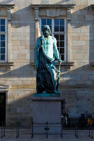 Aszklépiosz alkotó: Bertel Thorvaldsen