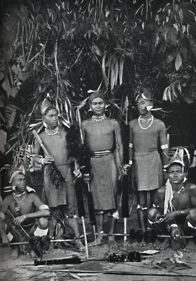 Angami Nagas teljes ruhában, 1902 alkotó: Bourne and Shepherd