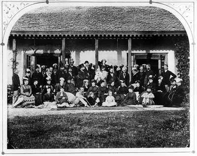 Csoport - Kormányház, 1871 körül alkotó: British Photographer