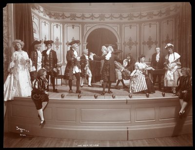 Jelenet a New York-i Barnard College-ban bemutatott The Heir at Law című darab amatőr produkciójából (ezüst zselatin nyomat) alkotó: Byron Company