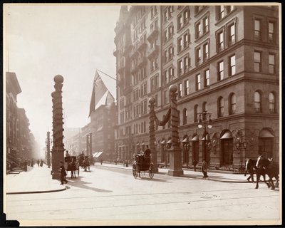 Díszek a Dewey-parádéhoz a Waldorf Astoria Hotelben, 33rd Street és 5th Avenue, New York, 1899 (ezüst zselatin nyomat) alkotó: Byron Company