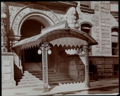 A Hotel Earlington bejárata, 55 West 27th Street, New York, 1906 (ezüstzselatinos nyomat) alkotó: Byron Company