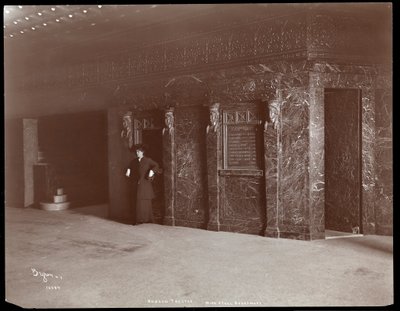 Ethel Barrymore a Hudson Színház előcsarnokában New Yorkban, 1903 (ezüst zselatin nyomat) alkotó: Byron Company