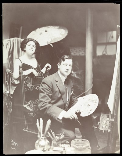 Harrison Fisher és modell, 1908-9 (ezüst zselatin nyomat) alkotó: Byron Company