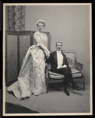 Egy ismeretlen férfi és nő portréja a James Hazen Hyde bálon, New York, 1905. január 31. (ezüstzselatinos nyomat) alkotó: Byron Company