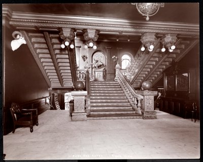Lépcső a Park Avenue Hotelben, 1901 vagy 1902 (ezüst zselatin nyomat) alkotó: Byron Company