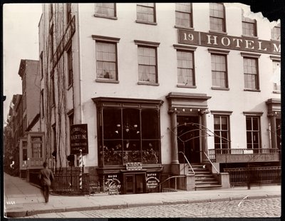 The Hotel Martin, Lafayette Place 19, New York, 1896 (ezüst zselatin nyomat) alkotó: Byron Company