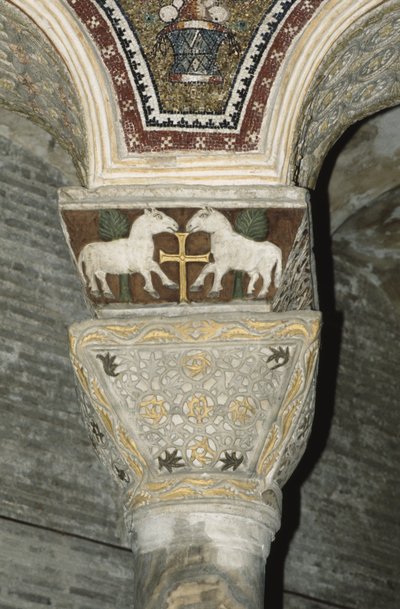 Belülről díszített tőke alkotó: Byzantine School