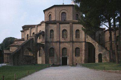 A bazilika külső képe.i.sz.547 alkotó: Byzantine School